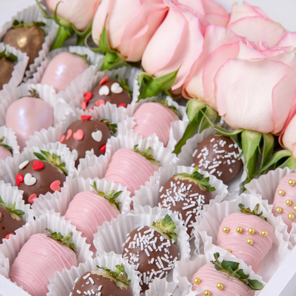 24pcs Strawberries and Roses